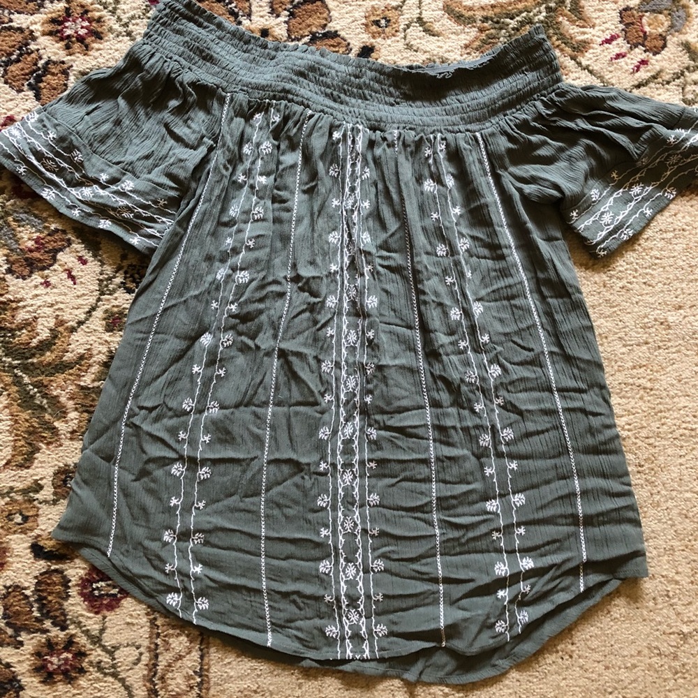 Knox Rose Off The Shoulder Top NWOT